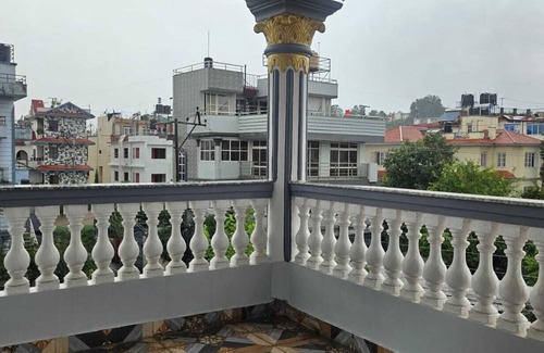 Kathmandu Apartamento | Enchanting 2-bedroom cozy suite W Home theartre in Tokha