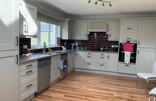 Clane Casa | Enchanting 3-bedroom bungalow in Clane