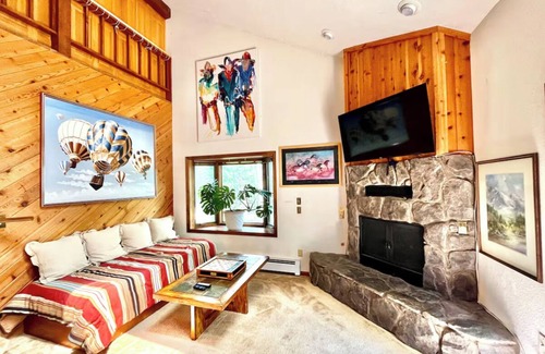 Frisco Cabaña | Enchanting 3-bedroom cottage in Frisco