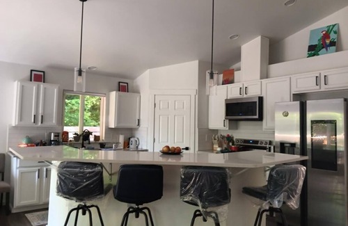 Agate Casa | Enchanting 3-bedroom house with WiFi in Shelton