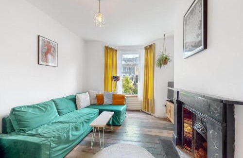 Lea Bridge Casa | Enchanting 3 bedroom house with garden in Leyton