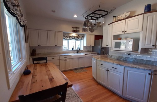 Bairdford Casa | Enchanting 3-BR country home surrounded by nature