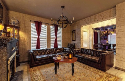 Lakeside Estates Casa | Harry Potter 4-Bed-Home Near Parks, Free Parking