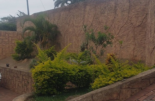 Durban North Casa | Enchanting 6-bedroom house with WiFi in Durban North