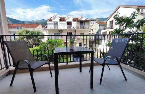 Maini Apartamento | Enchanting apartment with AC in Budva