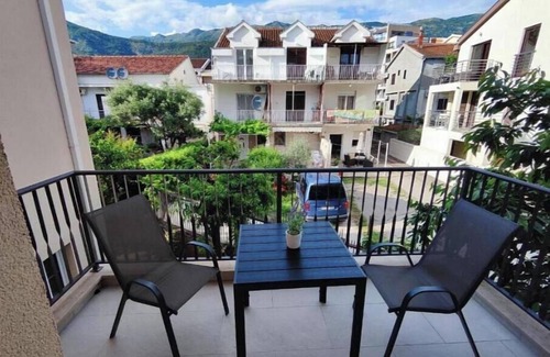 Maini Apartamento | Enchanting apartment with AC in Budva