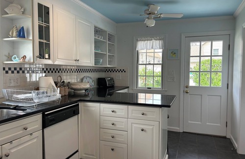 Devon Casa | Enchanting Beach Cottage with Water Views - Private Beach and Boardwalk