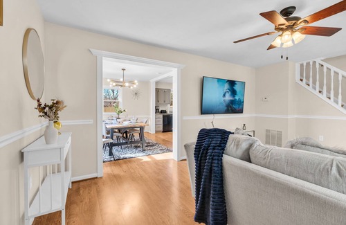 Sterling Casa | Enchanting Edge of Relaxation in Central Sterling - Spacious 6-bedroom house