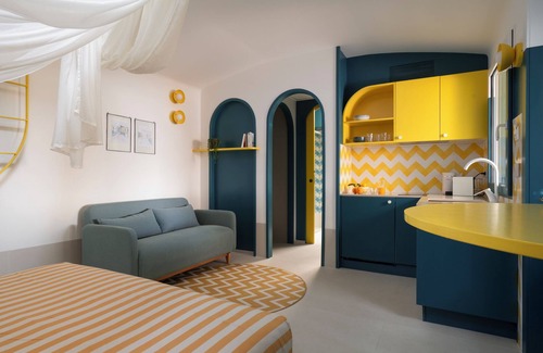 Mergellina Casa | Enchanting freestanding suite with a fantastic view of the Bay of Naples