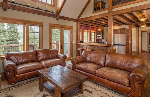 Gallatin Gateway Casa | Enchanting Home|Hot Tub|Fireplace|12m to Resort