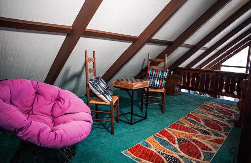 Pine Mountain Chalet De Esquí | Enchanting Lake View chalet with ramp access