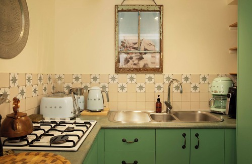 Cockatoo Apartamento | Enchanting Moroccan 1001 Nights Couples Hideaway