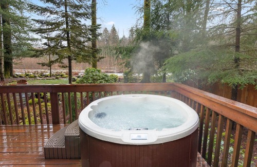 Brightwood Casa | Enchanting Riverside Experience, Hot Tub, Fire-Pit, Communal Pool, 17 Miles to Mt Hood, Pet-Friendly