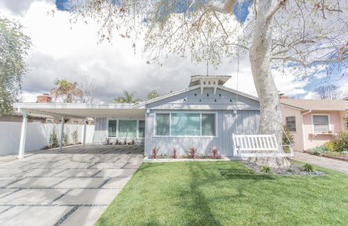 Sherman Oaks Casa | Enchanting Sherman Oaks Home With Pool permit #HSR two one zero zero 2605