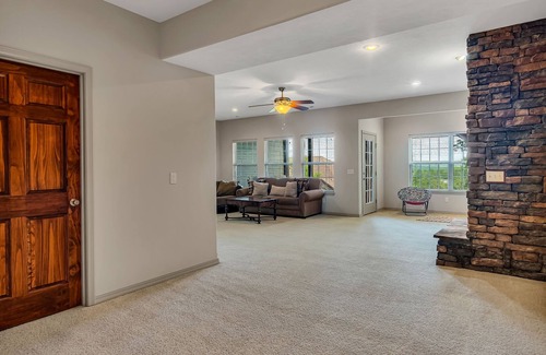 Branson West Villa | Enchanting Stonebridge Resort Villa just minutes from Silver Dollar City!