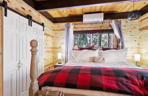 Arnold Casa | Enchanting Swiss Chalet-Style Cabin
