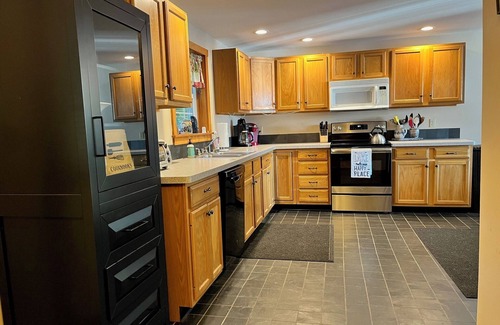 South Casco Casa | Enchanting waterfront 3-bedroom house with AC in Casco on Sebago Lake