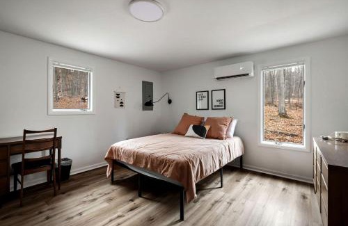Berkeley Springs Casa | Enchanting Woodland Cabin Retreat near Cacapon River in West Virginia