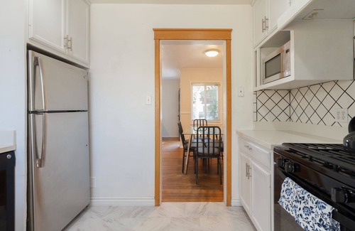 Encino Casa | Encino Charmer with large Backyard