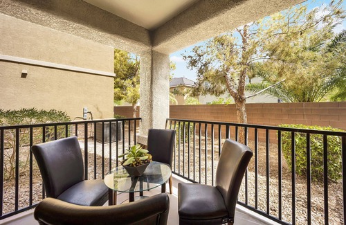 Skypointe Condominio | End of Summer Special! Extra large 1bed condo with attached garage!