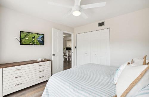 Park Shore Casa | End Unit - Renovated Resort Views and Close to the Lobby