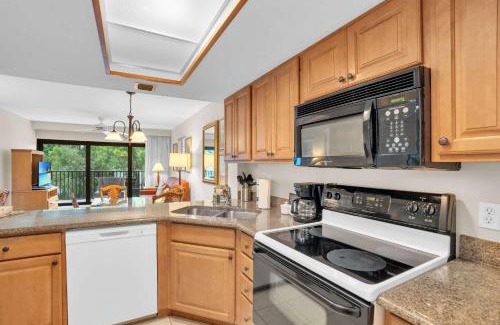 Park Shore Casa | End Unit with Resort Views From Lanai