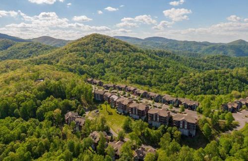 Boone Casa | Endless Grandfather View at Echota