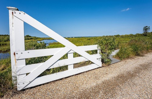 Pocomo Casa | Endless harbor views with water access - 2 min walk to beach!
