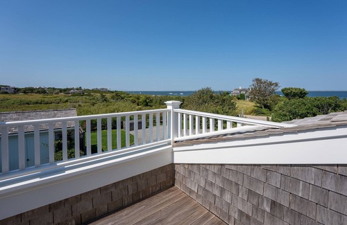Pocomo Casa | Endless harbor views with water access - 2 min walk to beach!