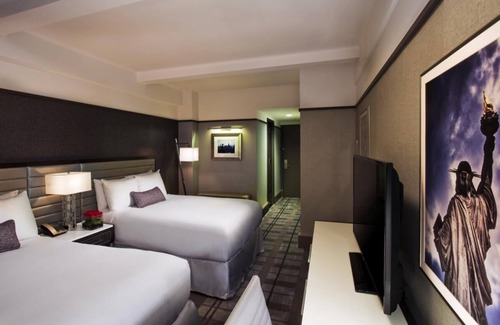 Central Park South Hotel | Endless New York Fun, Great for Family! 3 Modern Units, Minutes to Empire State!