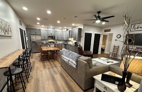 Maynardville Casa | Endless Norris Sunsets lakeview home with covered single boat slip Pet friendly!