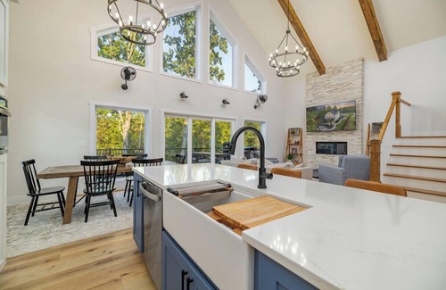Wise Casa | Endless Summer | 10 ft Water Depth | Amenities Galore