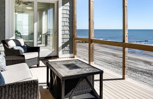 Edisto Island Casa | Endless Summer 5 Bedroom Home by Redawning
