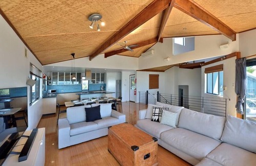 Falcon Casa | Endless Summer Beach House
