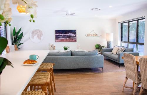 Noosa Heads Casa | Endless Summer Beach Retreat-pet friendly, walk to shops