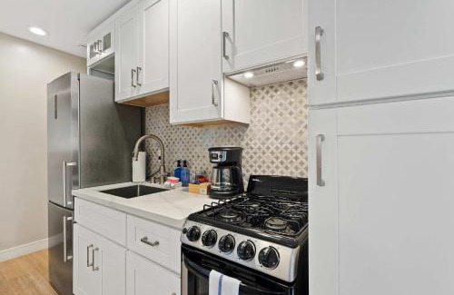 Ocean Beach Casa | Endless Summer Beach Studio - Beach - AC - Shops