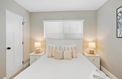 Ocean Beach Casa | Endless Summer Retreat - Beach - AC - Shops