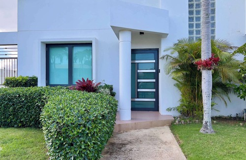 Aguacate Casa | Endless Summers | Modern Estate with Private Pool