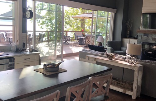 Polson Cabina | Endless Sunsets & Huge Gravel Beach & Remodeled Cottage/Cabin