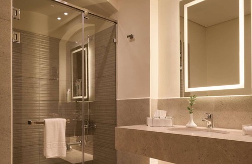 Sharm El Sheikh Complejo | Engaging Suite with Aquapark & Beach Views – Family Fun Awaits
