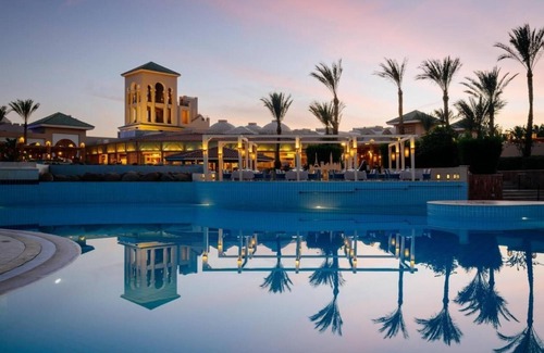 Sharm El Sheikh Complejo | Engaging Suite with Aquapark & Beach Views – Family Fun Awaits