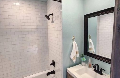 Durant Apartamento | Engine Room on the Tracks hot tub