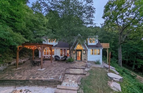 Lampe Cabaña | English Cottage near Branson Attractions