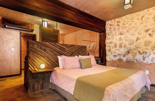 Isla Mujeres Hotel | Enigmatic Beach Hotel