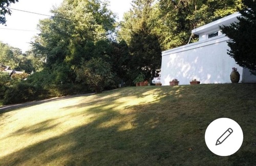 Scarsdale Casa | Enjoy a centrally located Edgemont 3Brm house in nature