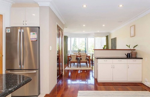 Fremantle Casa | Enjoy a comfortable experience at this extremely central Fremantle house