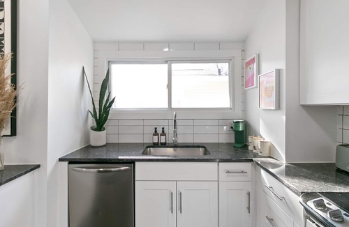 Ferndale Casa | Enjoy a comfortable stay in this newly renovated home
