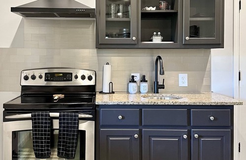 Winder Otro | Enjoy a cozy experience at Elizabeth Farms! Close to hiking & equestrian trails.