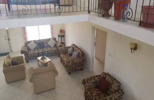 Atlantic Shores Casa | Enjoy a cozy getaway with 4BR 3BA house with AC 5mins from Miami Beach.