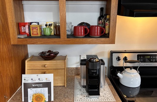 Sackville Casa | Enjoy a cozy stay at Sunflower House, a three-bedroom home in Sackville, N.B.